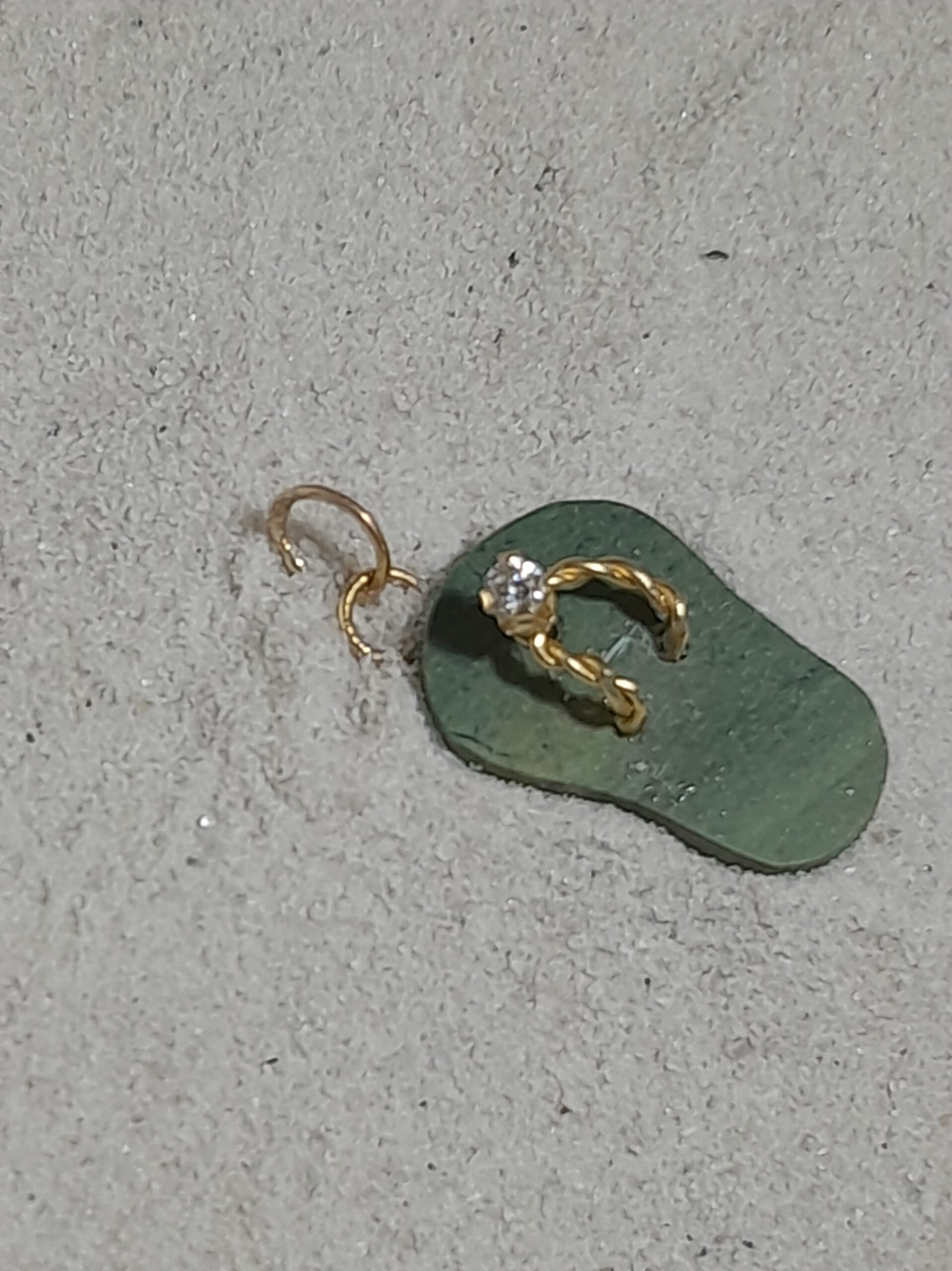 Grendite Sandals pendant